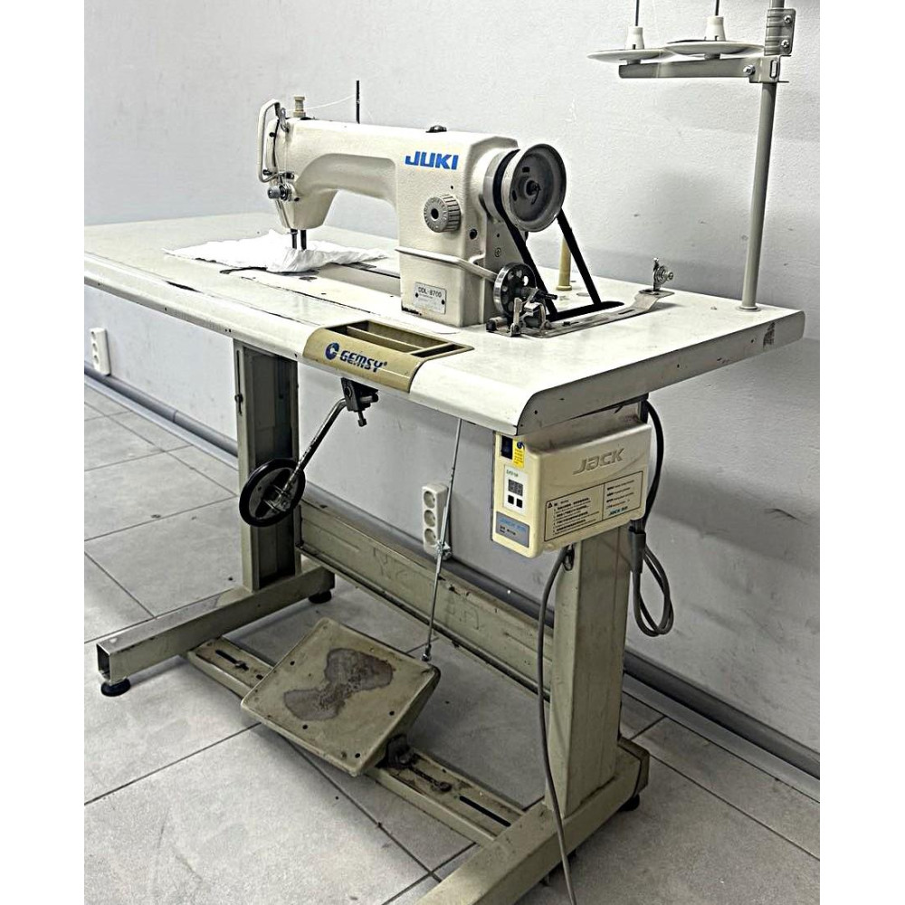 Швейная машина JUKI DDL 6700 (бывшая в употреблении)